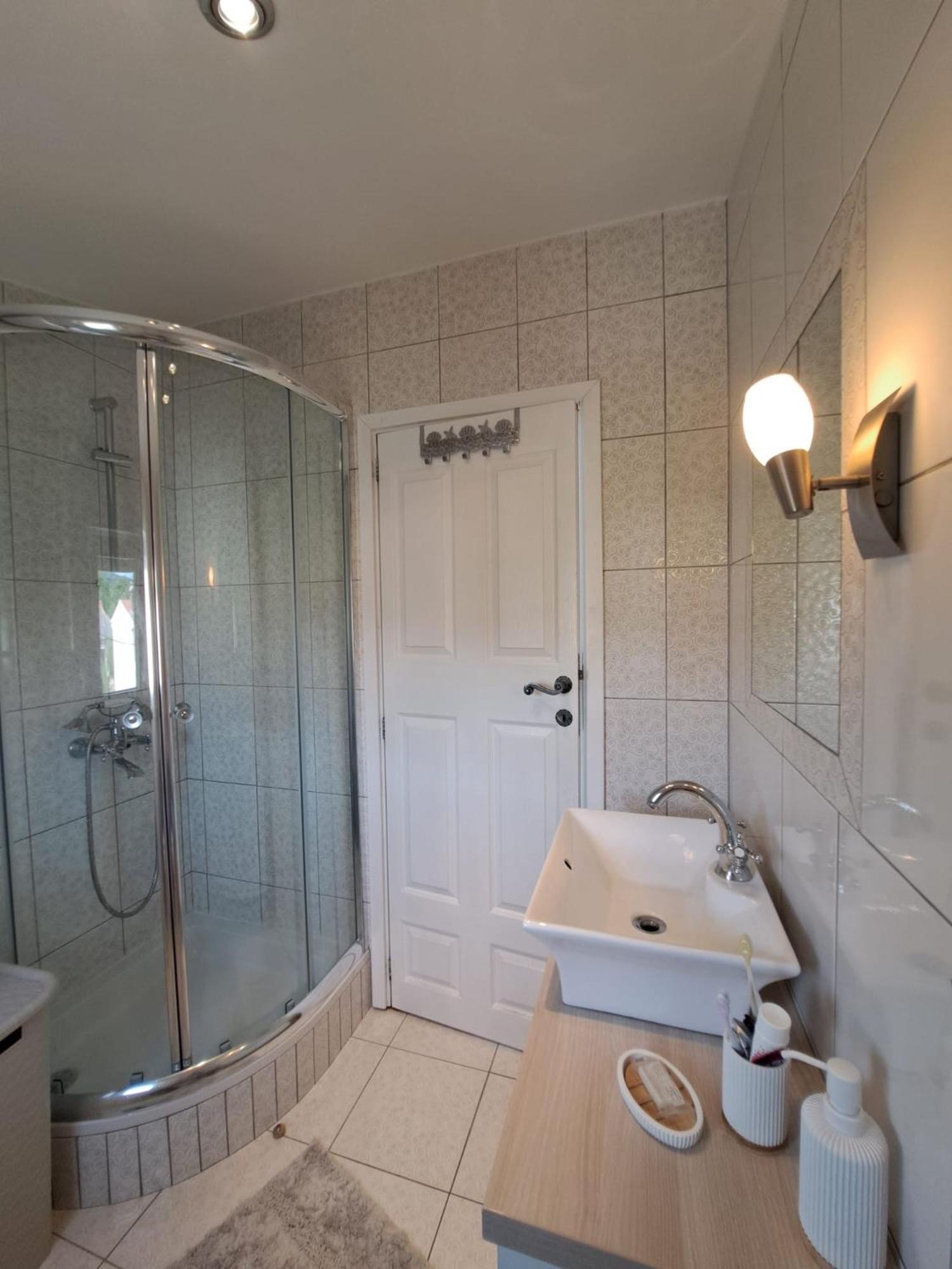 Apartman Lucia Posedarje Esterno foto