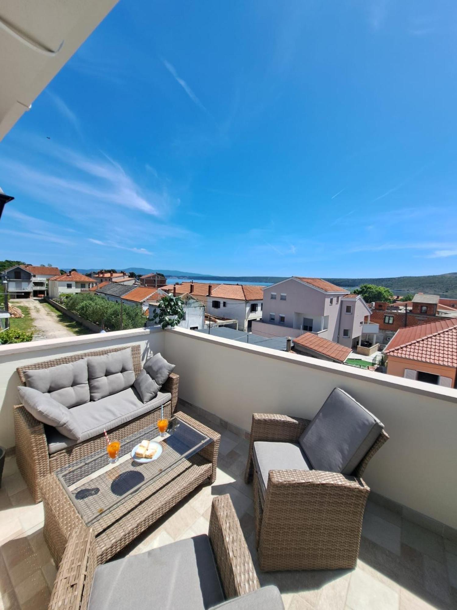 Apartman Lucia Posedarje Esterno foto